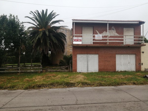BLOK DE 3 DEPARTAMENTOS A RECICLAR CON MUY BUEN LOTE SOBRE AVENIDA ( retasado)