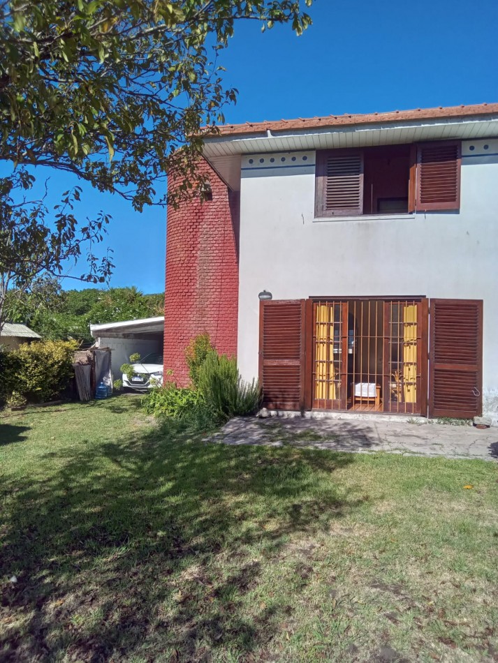 CHALET EN 2 PLANTAS Y CON DOS LOTES.