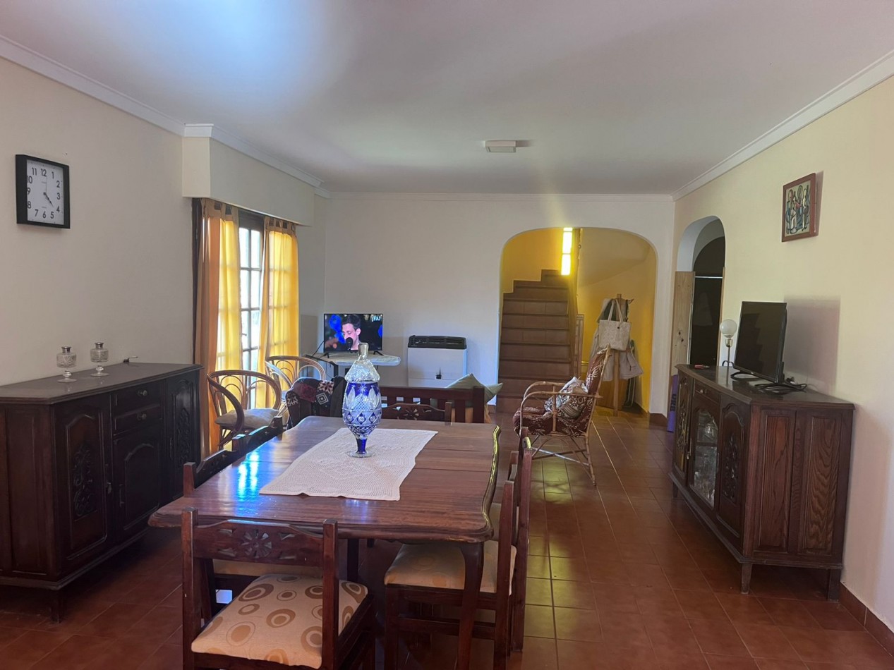 CHALET EN 2 PLANTAS Y CON DOS LOTES.