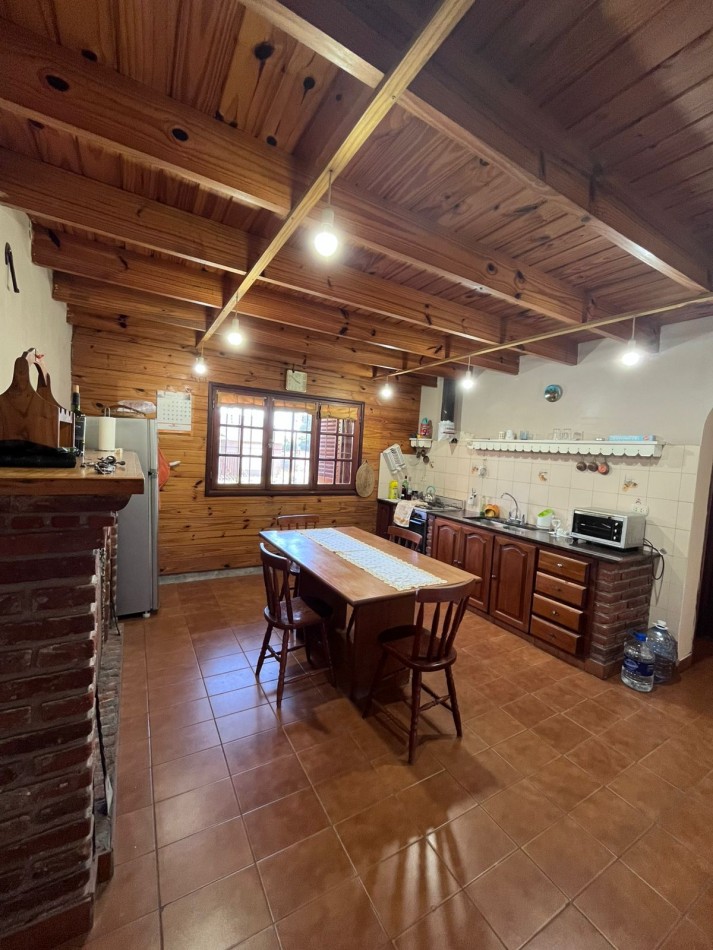 CHALET EN 2 PLANTAS Y CON DOS LOTES.