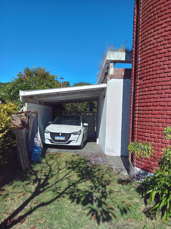 CHALET EN 2 PLANTAS Y CON DOS LOTES.